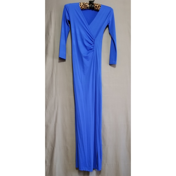 ⭕️5/$25⭕️ Like New! Long Sleeve Stretch Gown W/Slit - Picture 6 of 7